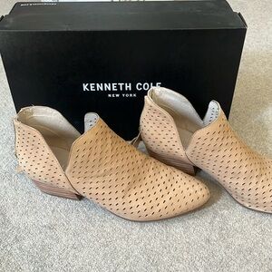 Natural gently worn Kenneth Cole bootie